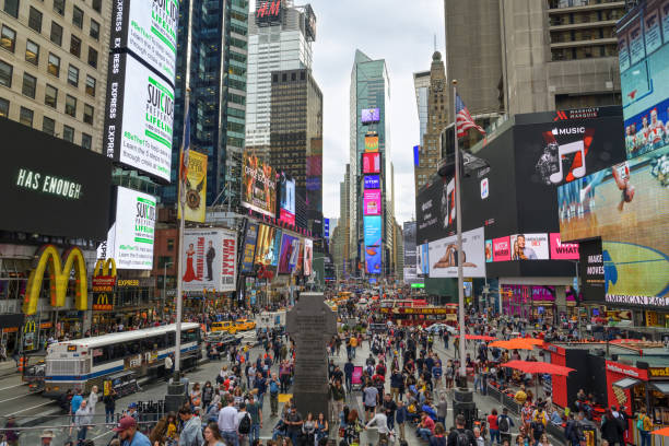 紐約市時代廣場人頭攢動 - times square billboard 個照片及圖片檔