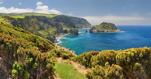 Costa norte de flores (Islas Azores) photo