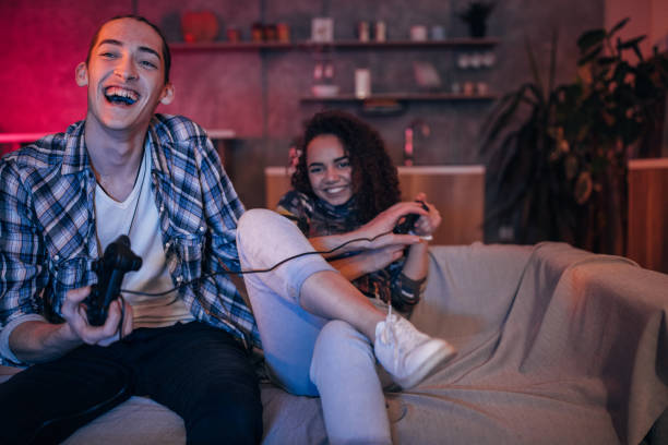 istock Friends playing video games 1136413590