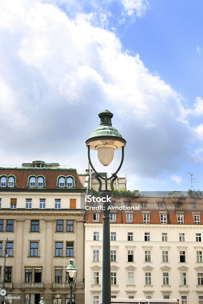 Old linterna en Viena - Foto de stock de Arquitectura libre de derechos