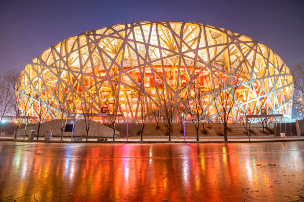 estádio olímpico de beijing em beijing, china. - olympian - fotografias e filmes do acervo