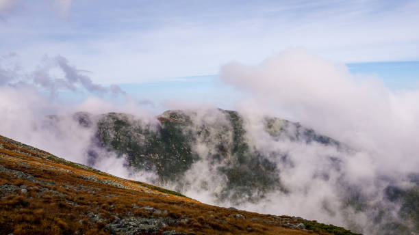 blick vom mount washington - mountain mountain peak oregon on top of stock-fotos und bilder