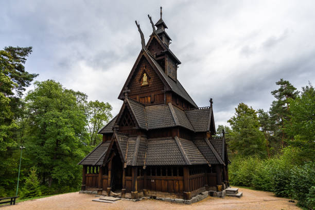 traditional wooden church gol stavkyrkje at norsk folkemuseum, (norwegian museum of cultural history), oslo, norway - stavkyrkje imagens e fotografias de stock