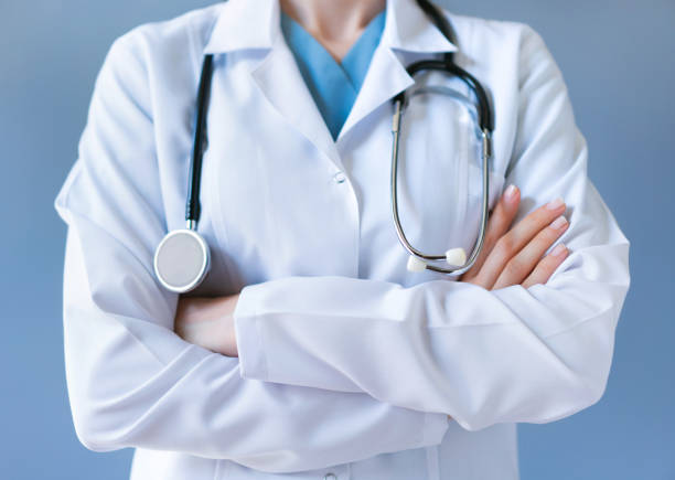 istock Doctor in front of a bright background 1136527901