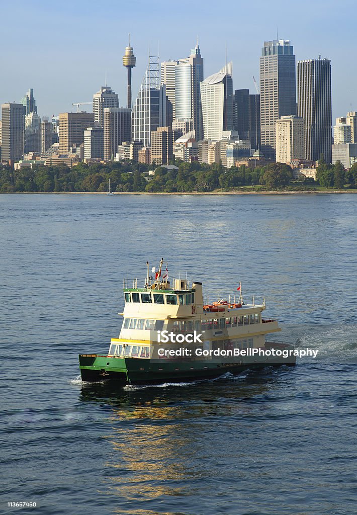 Do Porto de Sydney de Ferry de chegar ao ponto Cremorne - Foto de stock de Ferry royalty-free