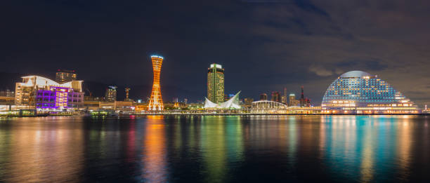 vista de cityscape del horizonte y del puerto de la torre de kobe kansai japón, horizonte de la ciudad de japón. - chuo ward fotografías e imágenes de stock