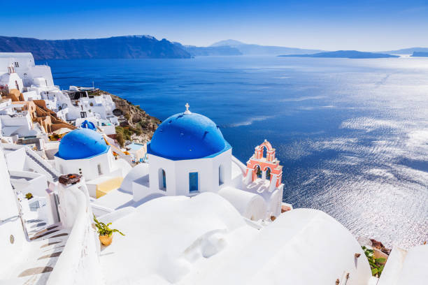 santorini, grecia - santorini greek islands greece church fotografías e imágenes de stock