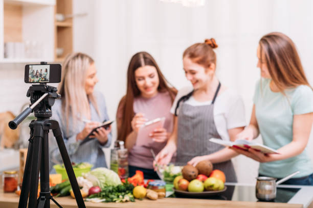 istock cooking class food blog video tutorial phone women 1136610686