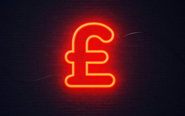 britisches pfund symbol geformt neonlicht an schwarzer wand-währungsaustauschkonzept - pound symbol red british currency symbol stock-fotos und bilder