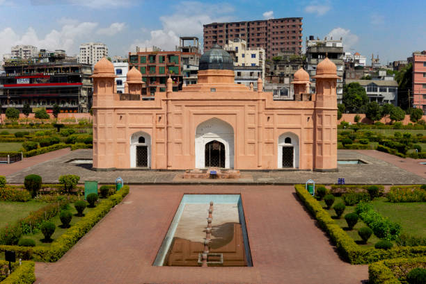 istock Lalbag Fort, Dhaka, Bangladesh 1136647930