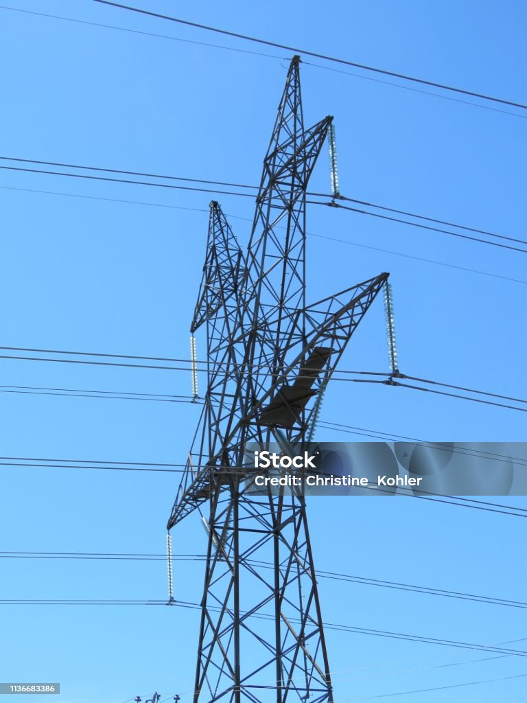 Torres elétricas do pilão nos EUA - Foto de stock de Alta Voltagem royalty-free