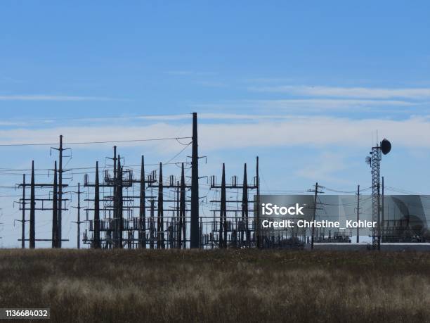 Foto de Subestação Elétrica Nos Eua e mais fotos de stock de Subestação Elétrica - Subestação Elétrica, Transformador, Alta Voltagem