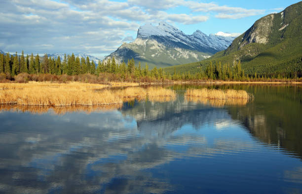 istock Sunset on Vermilion Lake 1136703040