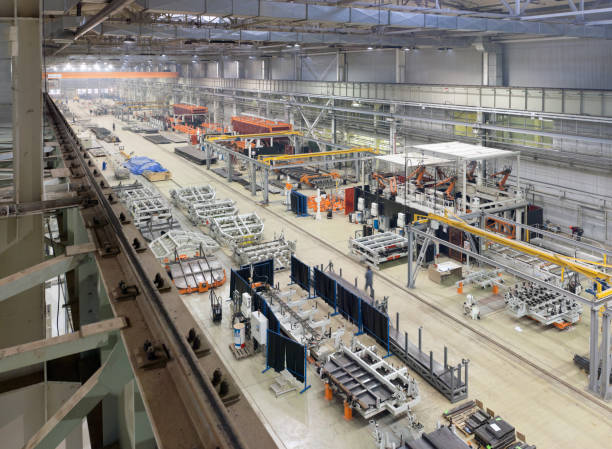 impianto industriale per la produzione di grandi meccanismi, macchine e strutture - officina foto e immagini stock