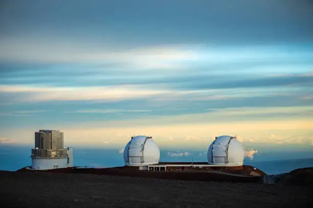 Mauna Kea is a dormant volcano with the highest point in Hawaii has an altitude of 13,796 ft (4,205m) above sea level