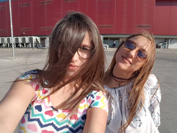 istock Best friends selfie 1136798182