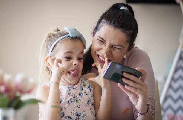 istock Mom sees my funny grimes. 1136806532