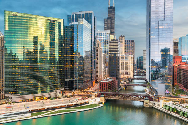 istock Chicago, Illinois USA skyline over the river 1136830338