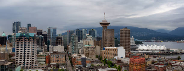 innenstadt vancouver - scenics skyline panoramic canada place stock-fotos und bilder