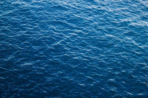 sfondo acqua di mare blu, atlantico - lake sea seascape water foto e immagini stock