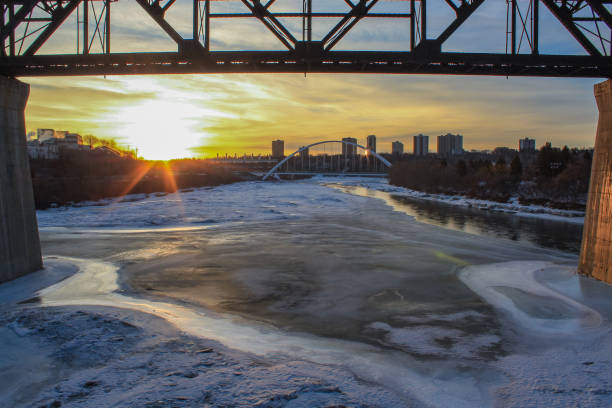 istock Sunrise Over The River Valley 1136892981