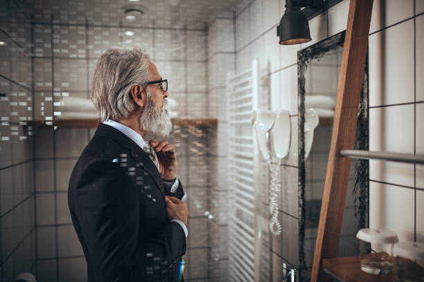 istock businessman dressing up 1136923957