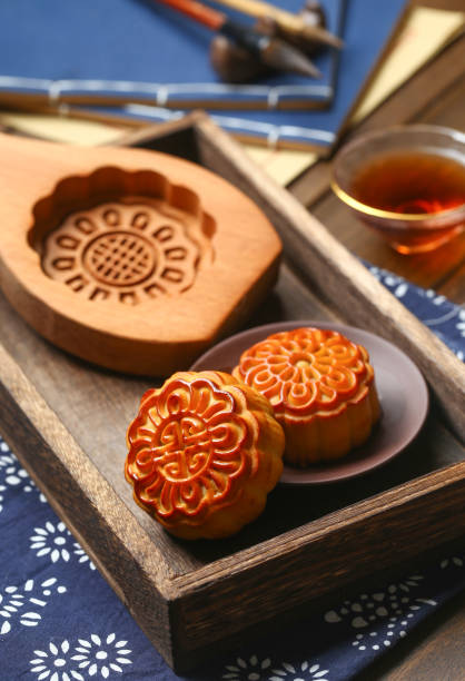 istock mid autumn festival moon cake 1136937427