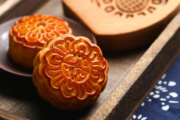 istock Chinese mid autumn festival moon cake 1136937558