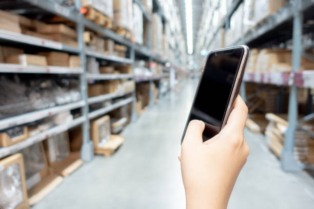 istock online shopping on mobile phone, Price Comparison(shop around) 1136945002