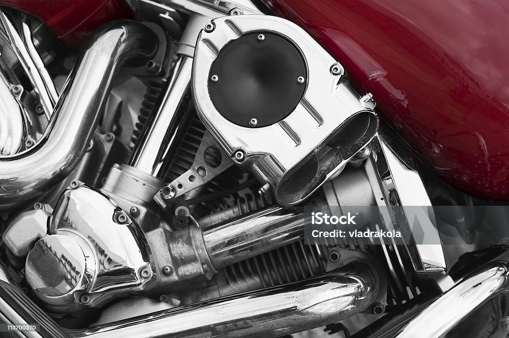 Chrome motocicletta motore. Rosso serbatoio del carburante. Motore. - Foto stock royalty-free di Brillante