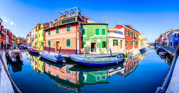 istock burano - famous old town - italy 1137020426