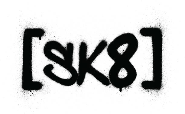 ilustraciones, imágenes clip art, dibujos animados e iconos de stock de la abreviatura de graffiti sk8 pulverizada en negro sobre blanco - skateboarding