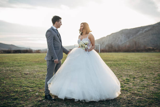 istock Married couple in nature 1137024113