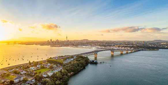 Auckland panorama al amanecer photo