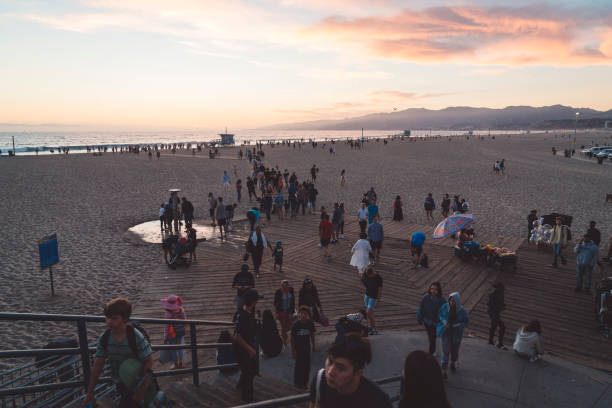 summer nights in california - santa monica pier beach panoramic santa monica imagens e fotografias de stock