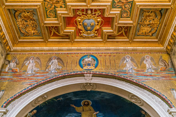 decorações na igreja dos santos cosma e damiano em roma, itália. - barberini - fotografias e filmes do acervo