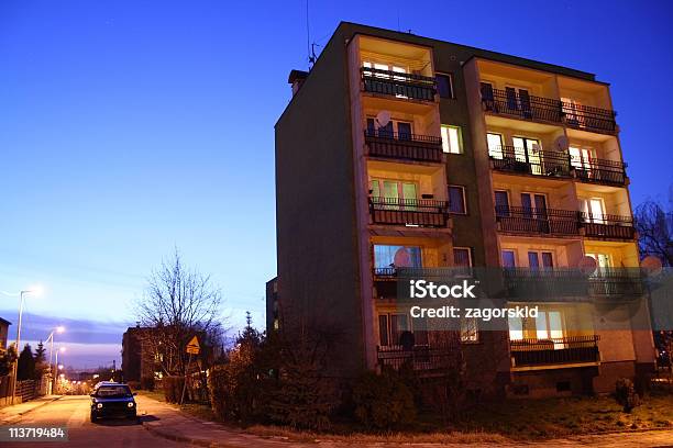 Bloco De Noite - Fotografias de stock e mais imagens de Edifício em Laje - Edifício em Laje, Noite, Apartamento