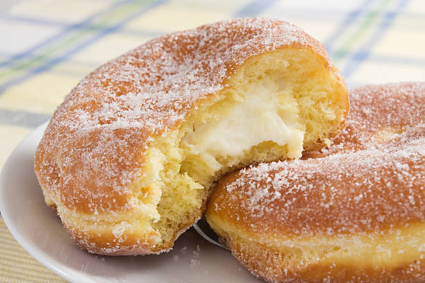 クリームチーズ paczki - cream filling ストックフォトと画像