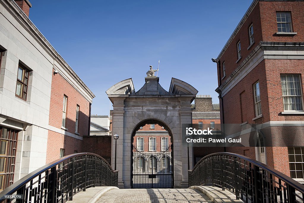 El Castillo de Dublín, puerta - Foto de stock de Castillo de Dublín libre de derechos