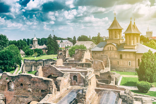 corte reale di targoviste - tirgoviste foto e immagini stock