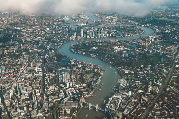 aerial view of river thames in london - thames river imagens e fotografias de stock