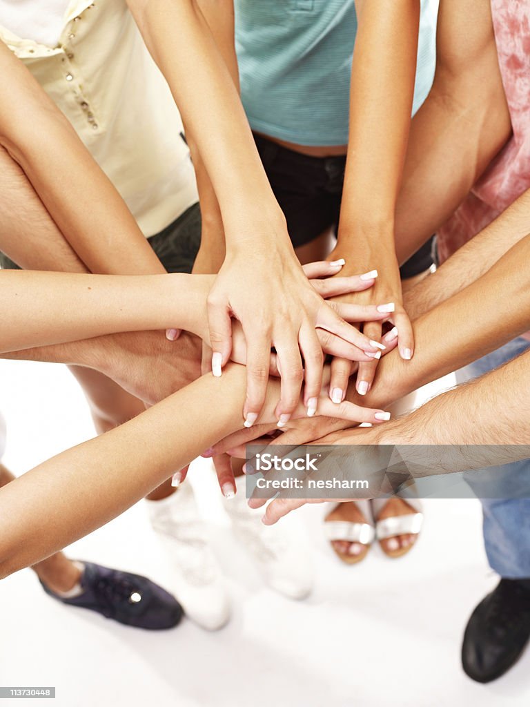 Куча руки - Стоковые фото Группа людей роялти-фри