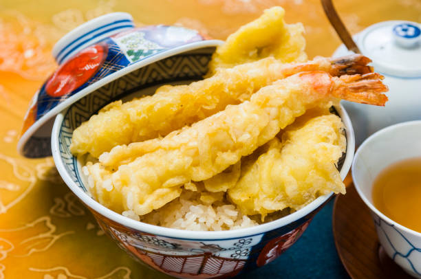 istock Tenndon（Bowl of rice and fried fish） 1137310625
