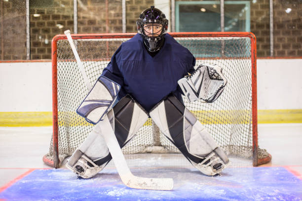 Save Mask Hoki 320+ Goalie Mask Foto Foto Stok, Potret, & Gambar Bebas Royalti - iStock