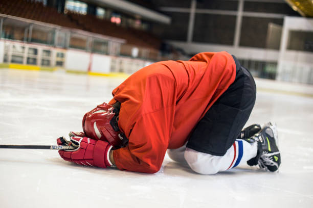 istock Injured hockey player 1137320911