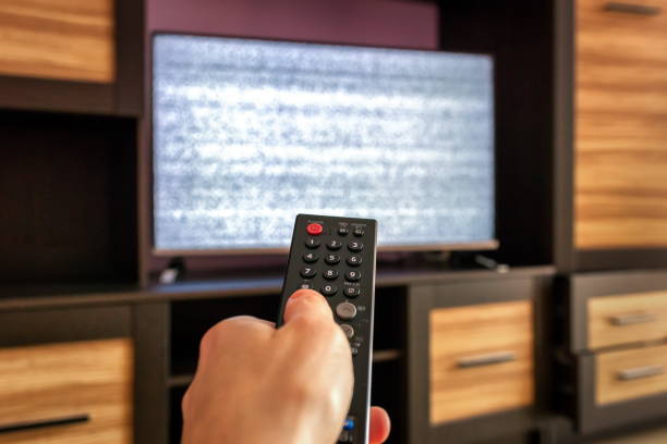 istock Smart tv remote contro, on the screen interference interruption of the connection 1137342323