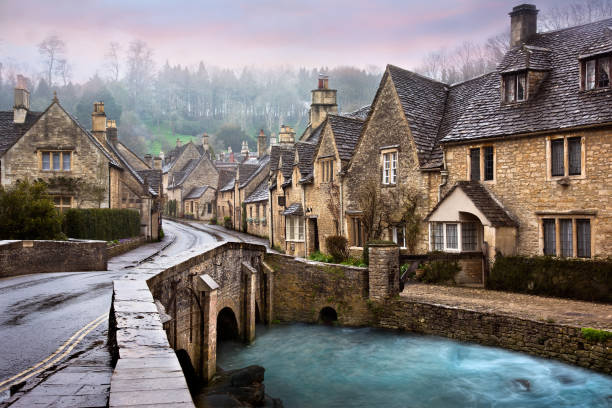 zamek combe - castle combe zdjęcia i obrazy z banku zdjęć