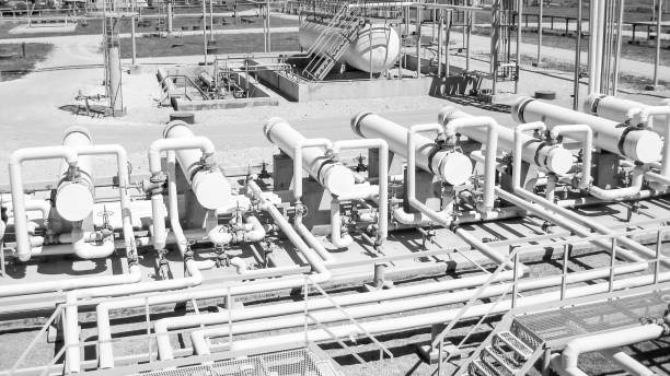 heat exchangers in a refinery. the equipment for oil refining - pyrolysis imagens e fotografias de stock