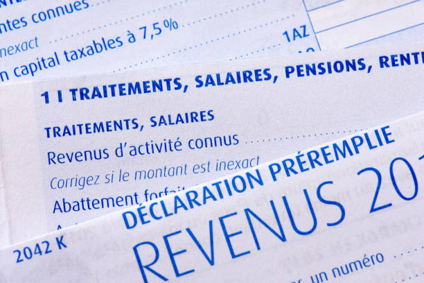 istock French income tax return 1137378147