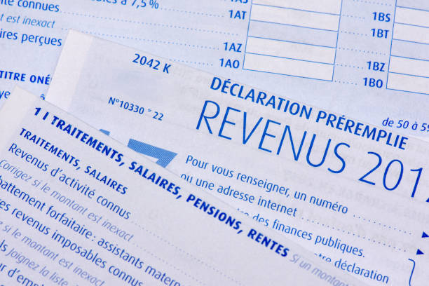 istock French income tax return 1137378830